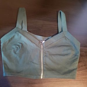 $5/20 Forest green crop top